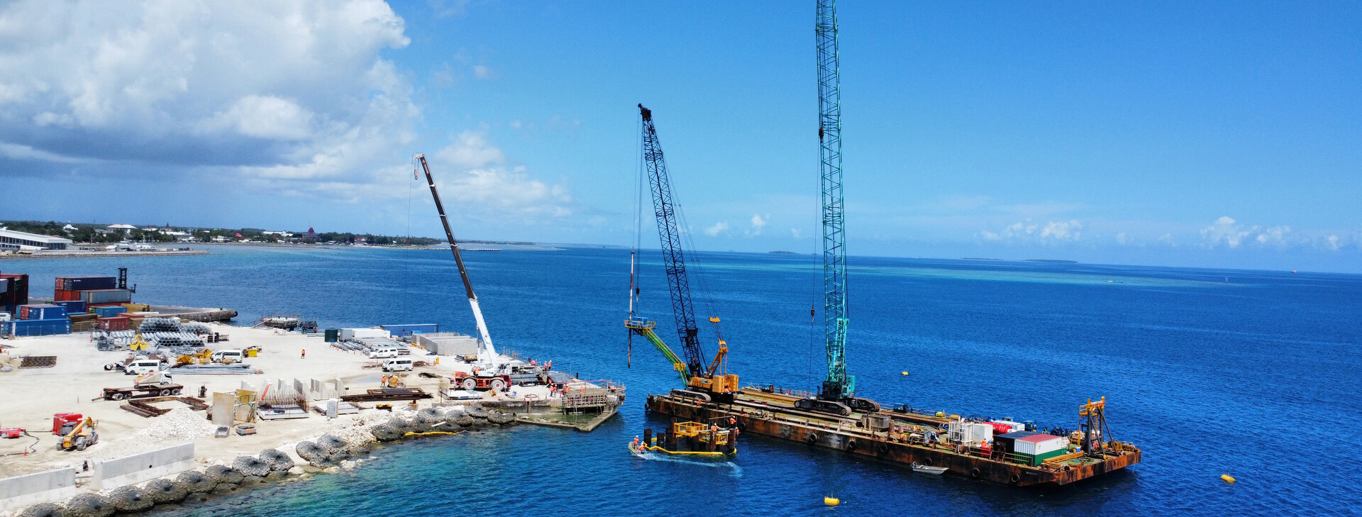 Queens Salote Crop Piing Barge